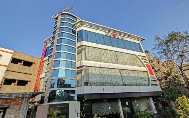 Treebo Glassotel Near Ruby Hospital