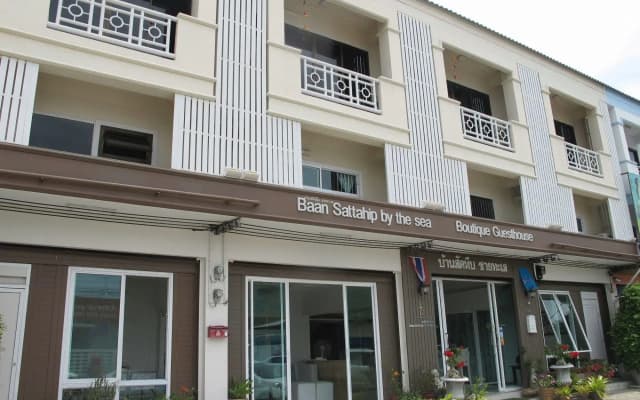 Baan Sattahip By The Sea