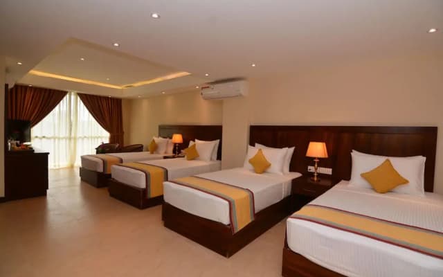 Grand 103