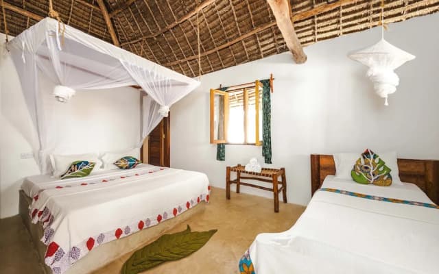 Shanuo Beach Bungalows