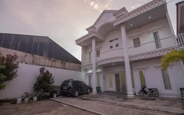 to RedDoorz near Opi Mall Palembang 2