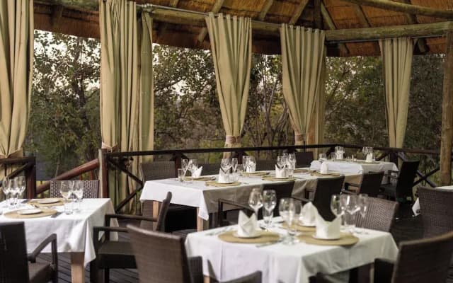 Room in Guest Room - Mmakuba Private Game Lodge, Deluxe Chalet 8A