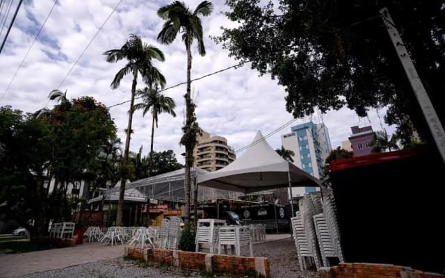 Triplex Slim em Caiobá-Matinhos-Pr a 200 mt do mar