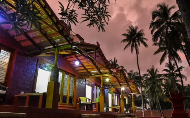 Bluebay Luxury Cottages - Malpe