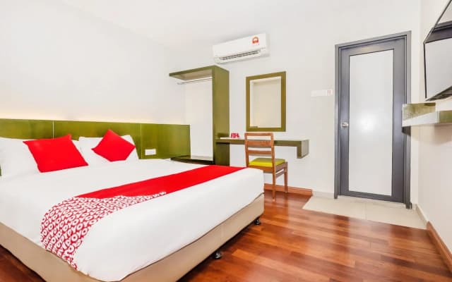 OYO 663 Trevor Hotel