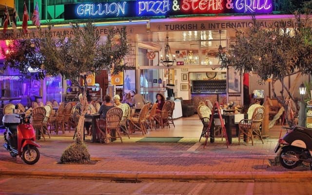 Gallion Hotel