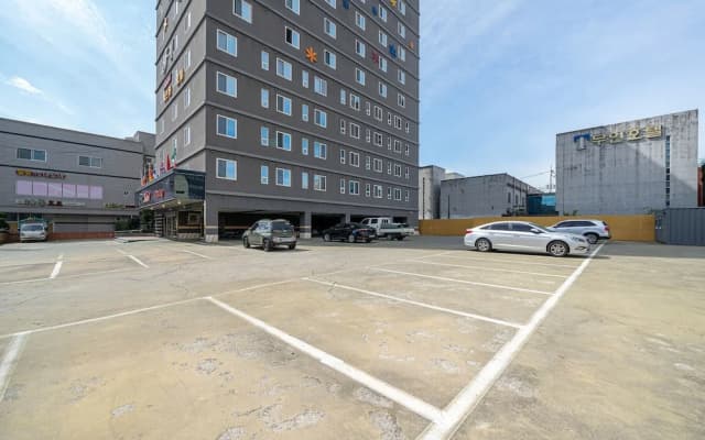 F-one Hotel