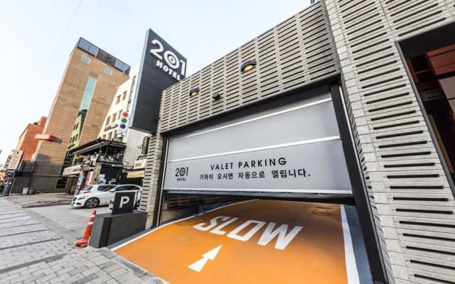 Bangbae Hotel 2001