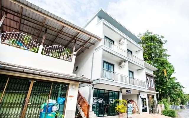 Oyo 295 Salamat Bangtao