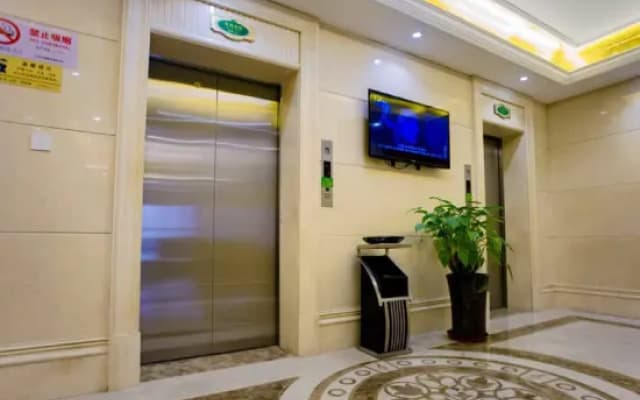 Vienna Hotel Fujian Quanzhou Anxi County Baolong Square