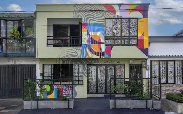 Ventiuna Hotel & Hostel