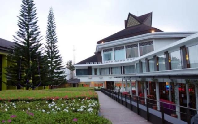 Mikie Holiday Resort & Hotel