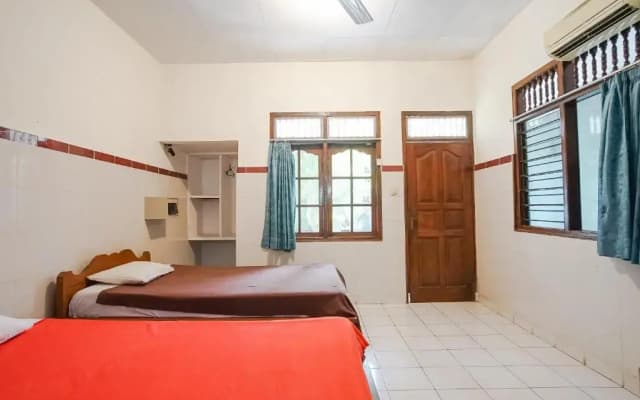Indopurejoy House - Komala Indah Cottages - Hostel