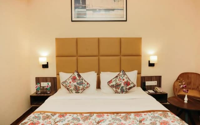 Regenta Inn Greater Noida, 15 Mins to India Expo Mart