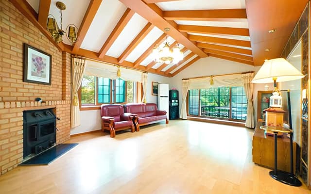 Hongcheon White House Pension