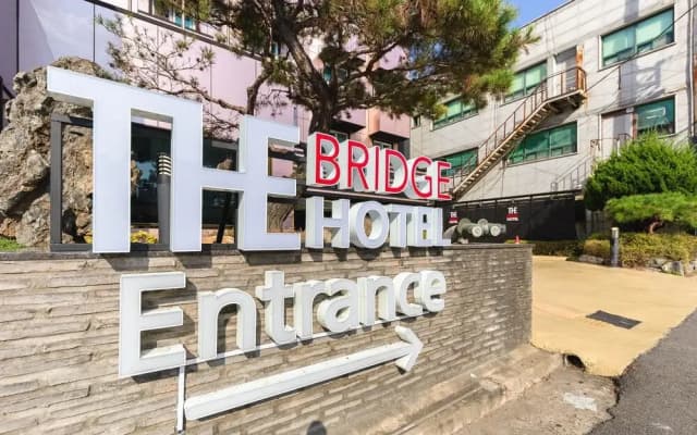 Gunsan the Bridge Hotel