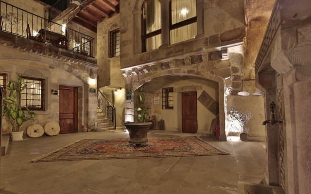 Charming Cave Hotel