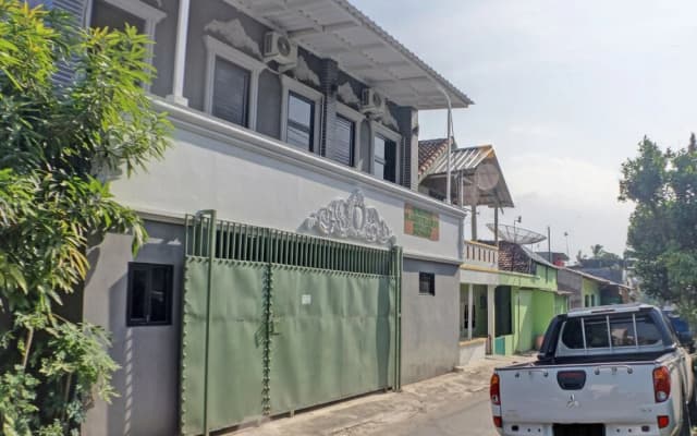 OYO Life 92830 Homestay Slamet Riadi Iv