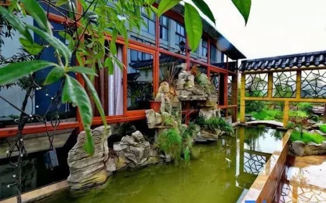 Junchen Business Hotel