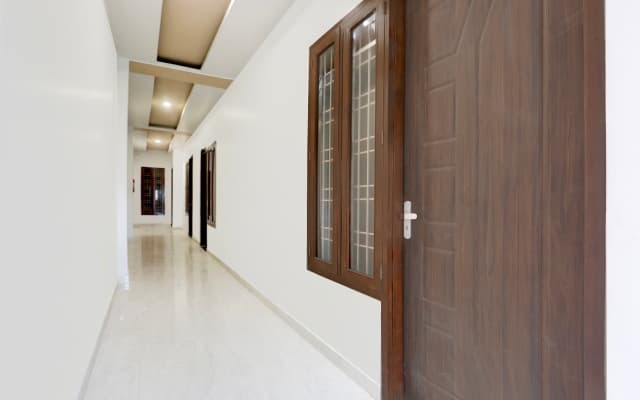 Super OYO Hotel O Bareilly Near Satellite Bus Stand