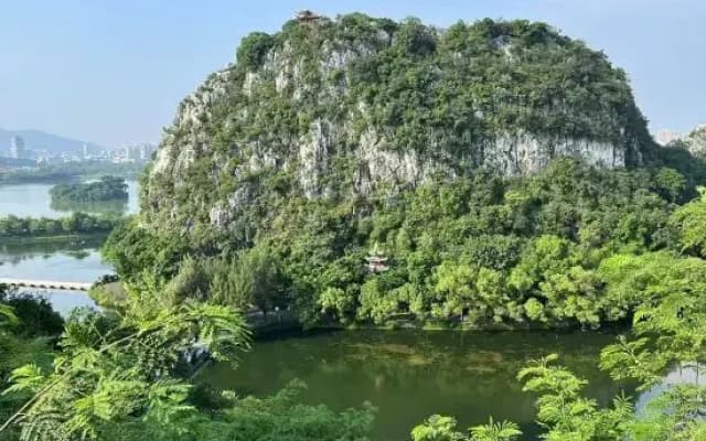 Zhaoqing Xingyi Hotel
