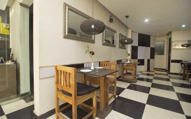 OYO 28171 Kava Suites