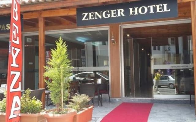 Zenger Hotel