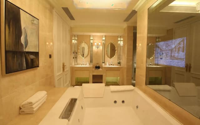 Datong Yun Gang Mei Gao Hotel