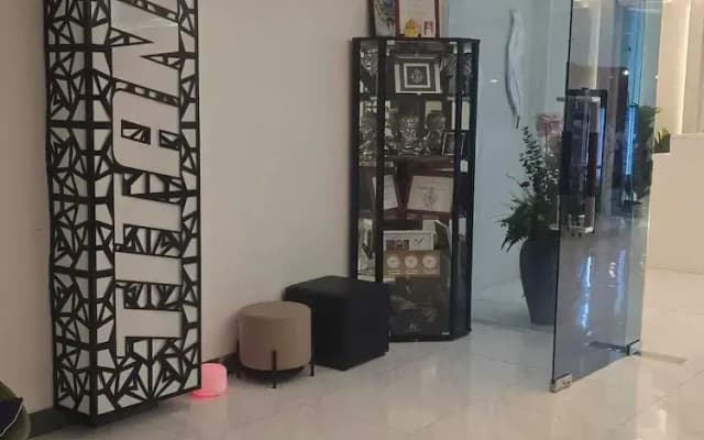 Titanic Residence - 7 minute walk to the Beach