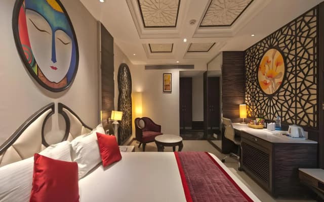 OYO 857 The First Hotel