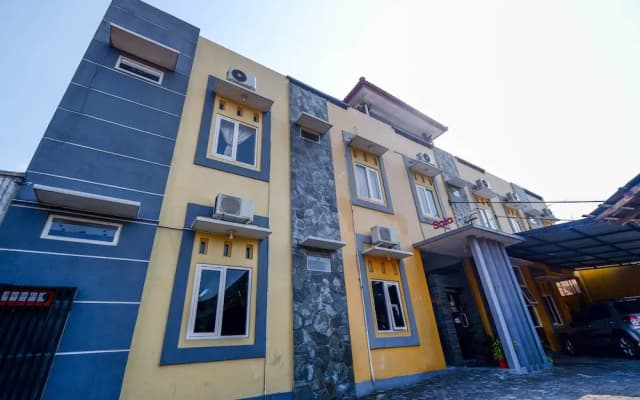 Spot On 2209 Solo Point Guest House Syariah