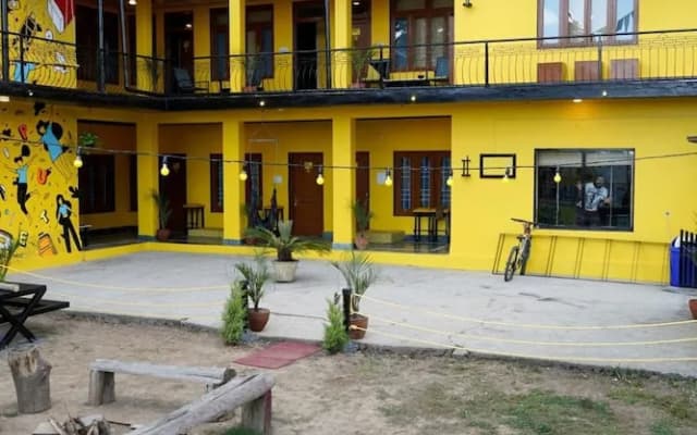 The Hosteller Bir