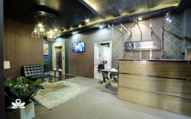 OYO 105 Melbourne Suites