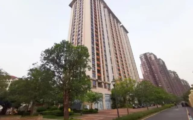 Orange Lakeside Apartment Hotel