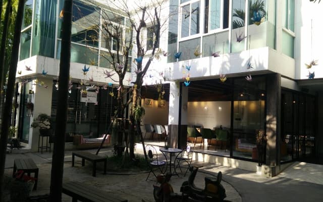 Kin Lom Chom View