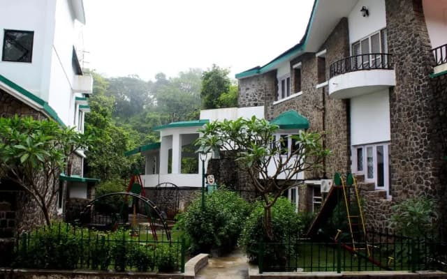 Velvet County Resort
