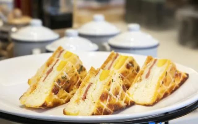 Moshang Qingya Hotel (Shenghua Li Shopping Center Jingkai Central Square Subway Station)