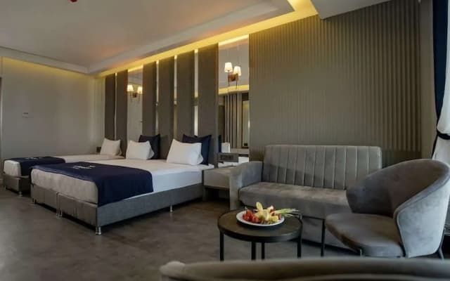 Newarise Hotel