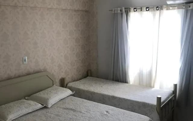 Apto 3 dorm completo - 100m Praia - Meia Praia