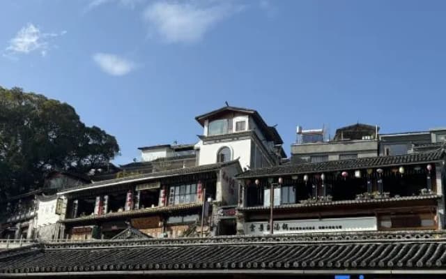 Atour Hotel Tengchong Wenxinglou