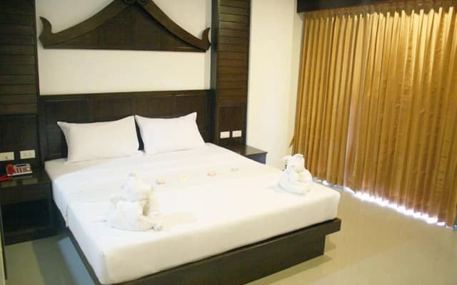 Santi White House Patong Hotel