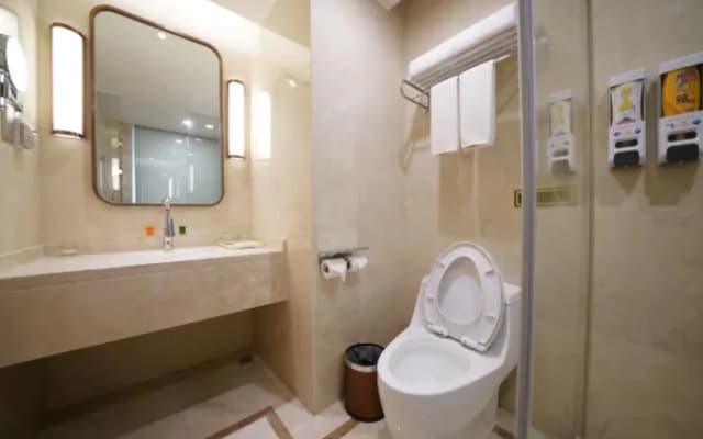 Vienna International Hotel (Slender lake Dongguan Street Ancient Canal)