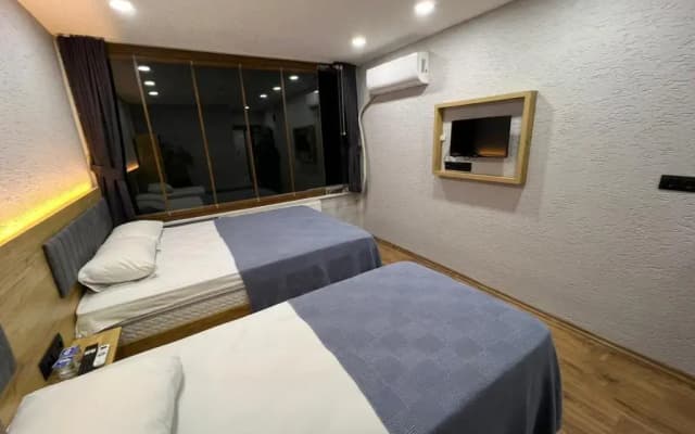 53 Brn Hotel