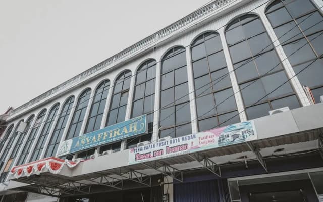 RedDoorz Plus near Istana Maimun Medan