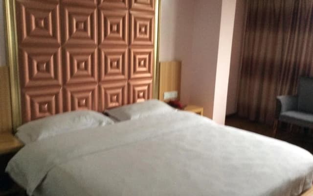 Sunshine Fashion Hotel