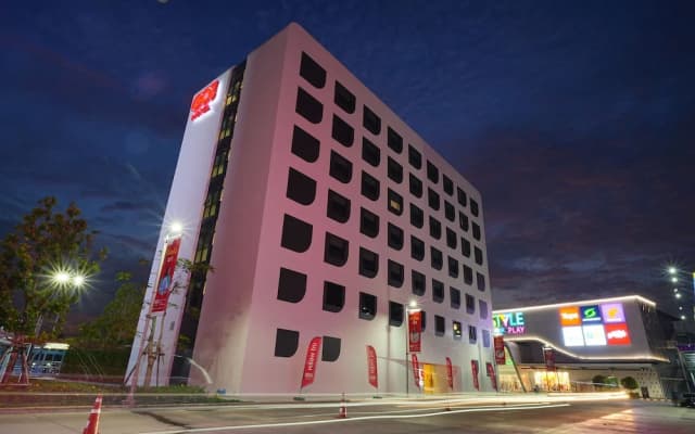 GO Hotel Ban Chang Robinson Lifestyle
