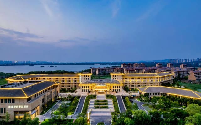 Howard Johnson Lakeview Hotel Huaibei