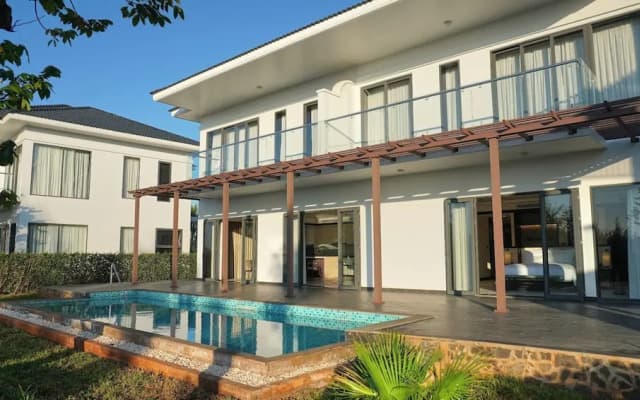 Emerald Ho Tram Resort