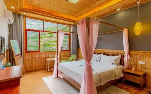 Huangling Impression Boutique Hostel