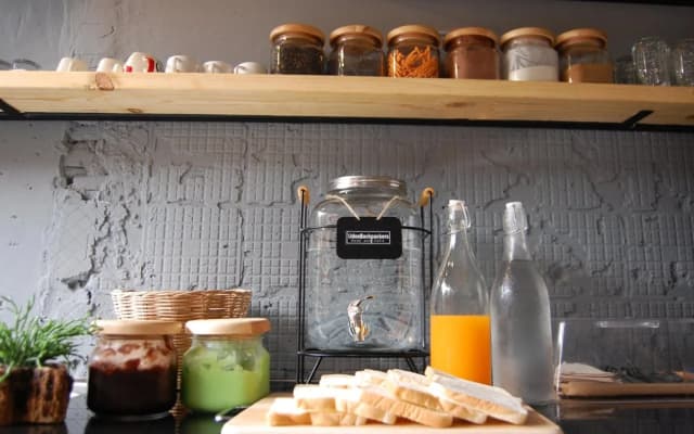 UdonBackpackers Beds and cafe